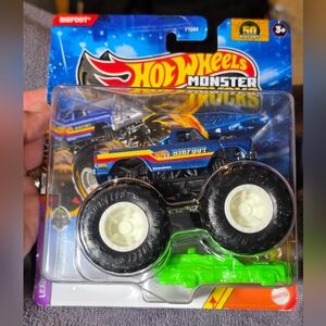 HOT WHEELS 2025 MONSTER TRUCK BIGFOOT 50th ANNIVERSARY METALLIC BLUE Crushed Car